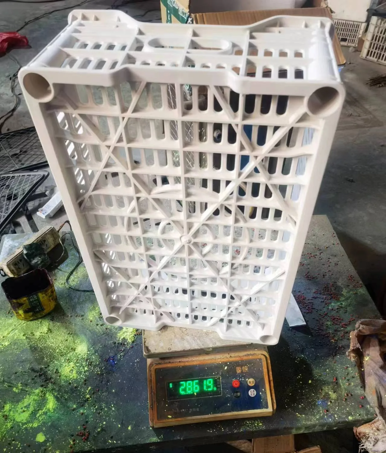 Caja para fruta pesada en 2,861 g