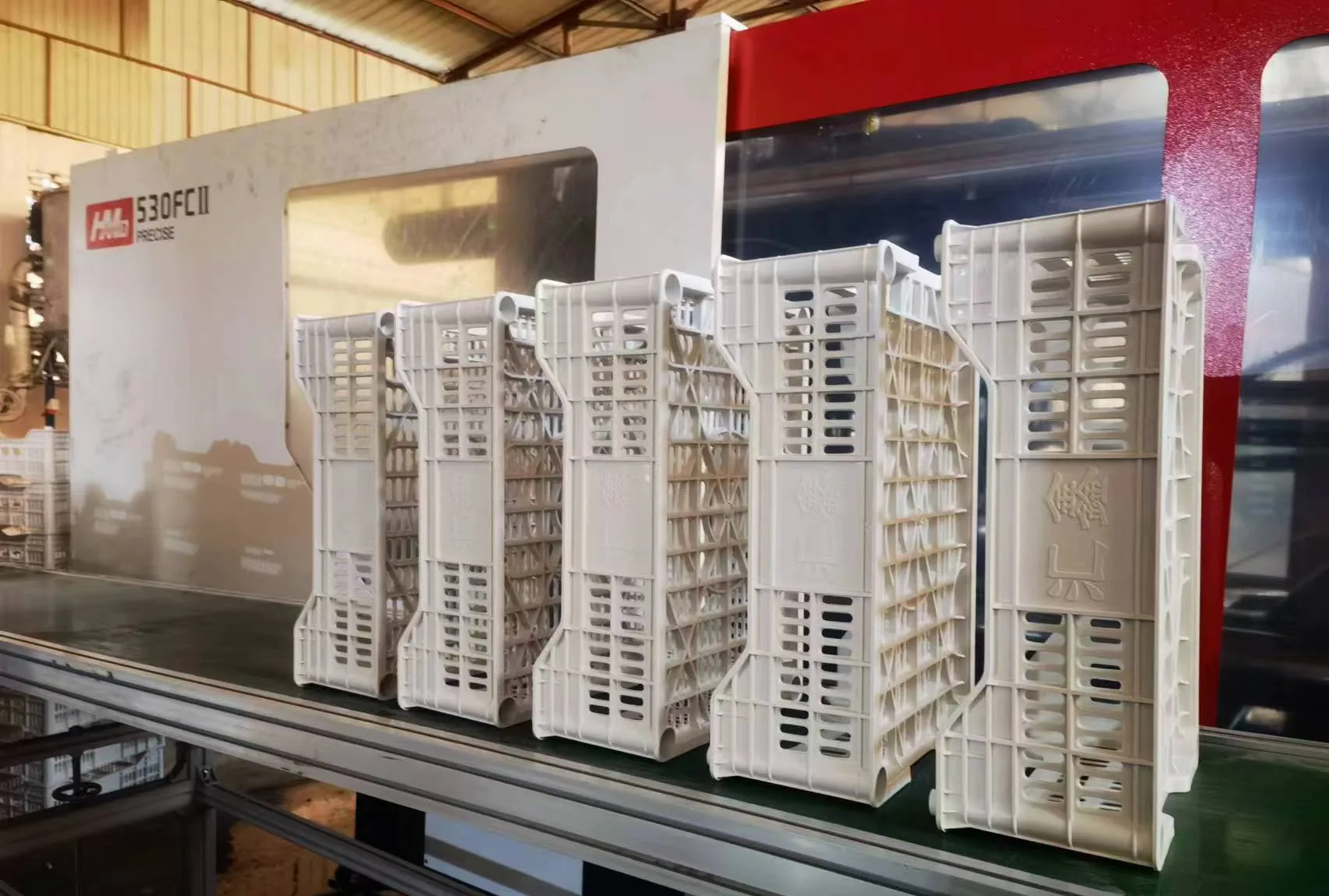Cajas terminadas junto a la HMD530FCII