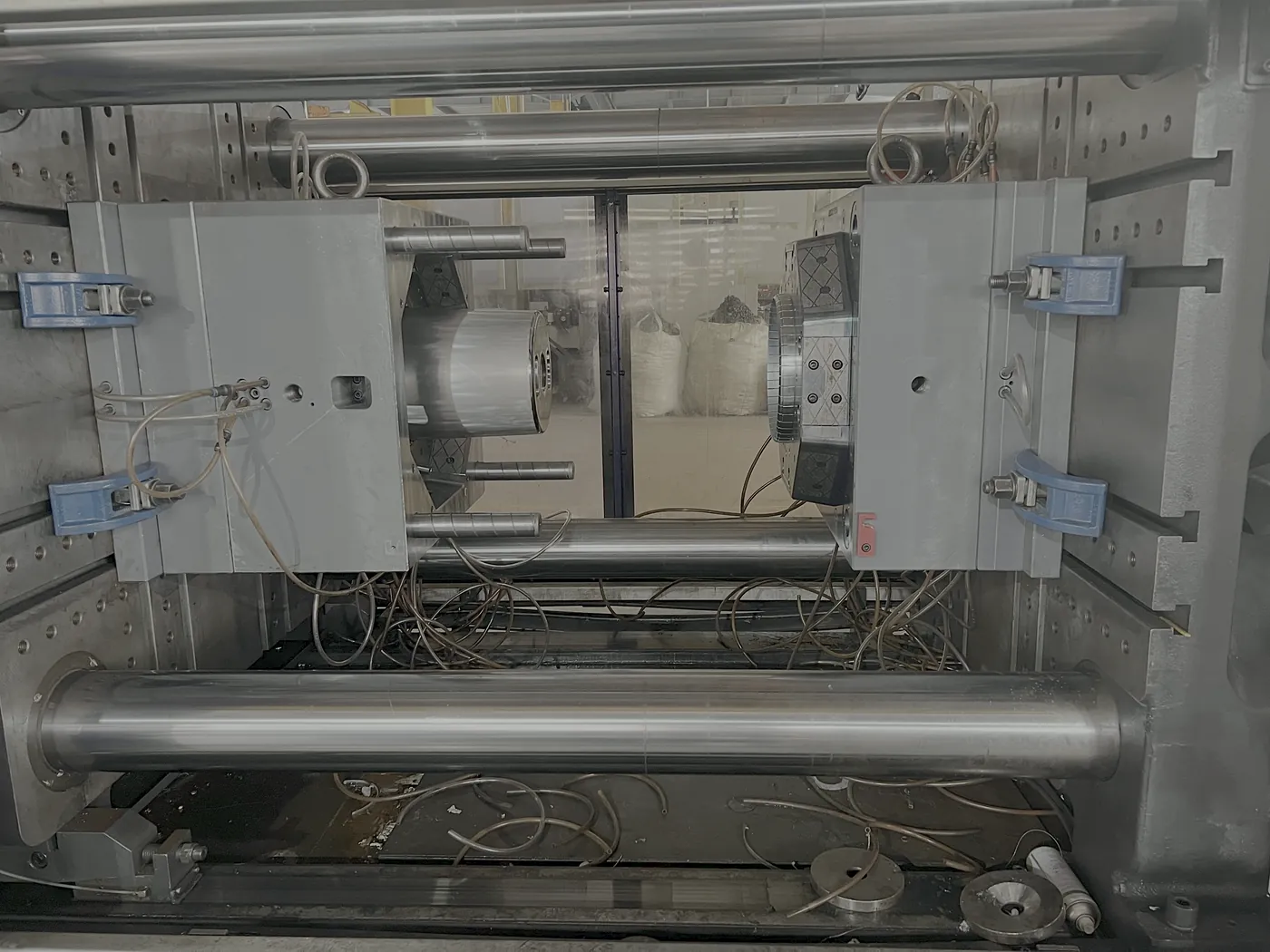 20 litre paint bucket body mold installed on an injection molding machine